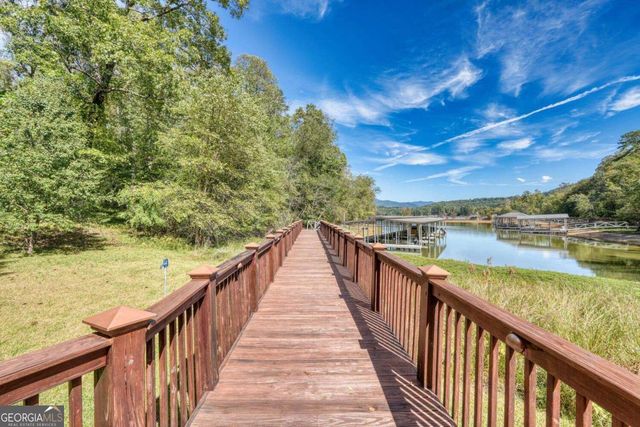 609 Cypress Pointe Lane, Hayesville, NC 28904