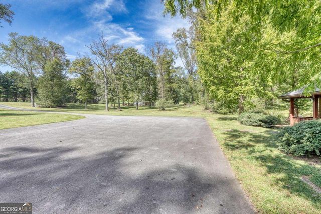 609 Cypress Pointe Lane, Hayesville, NC 28904
