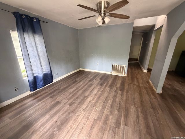 443 N SAN IGNACIO AVE, San Antonio, TX 78228