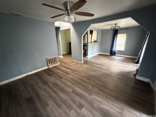 443 N SAN IGNACIO AVE, San Antonio, TX 78228