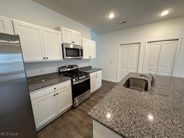 1210 Ayla Avenue, Green, OH 44685