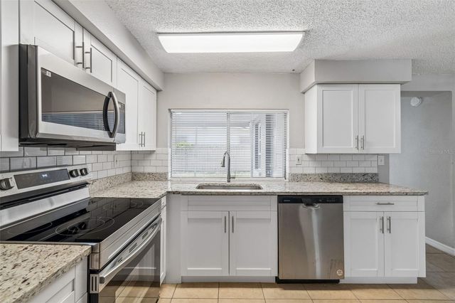 4352 GLISSADE DR, New Port Richey, FL 34652