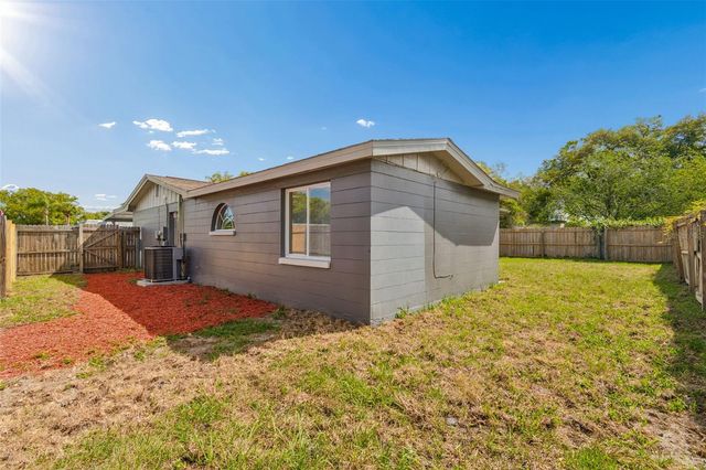 4352 GLISSADE DR, New Port Richey, FL 34652