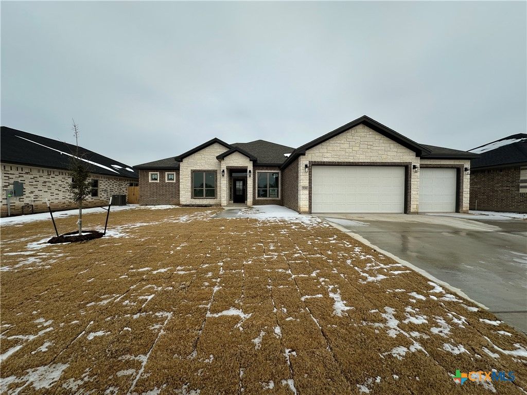 706 Golden Eagle Drive, Salado, TX 76571