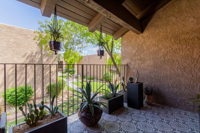 5525 E THOMAS Road M12, Phoenix, AZ 85018