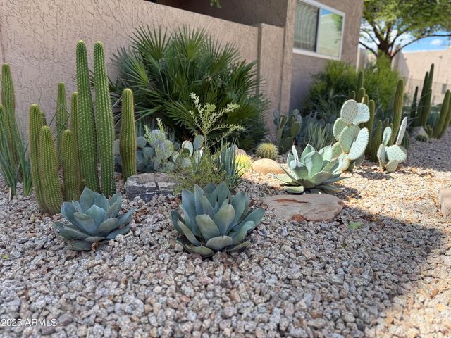 5525 E THOMAS Road M12, Phoenix, AZ 85018