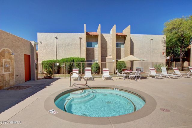 5525 E THOMAS Road M12, Phoenix, AZ 85018