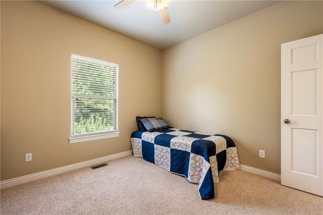 1 Brunswick Drive, Bella Vista, AR 72715
