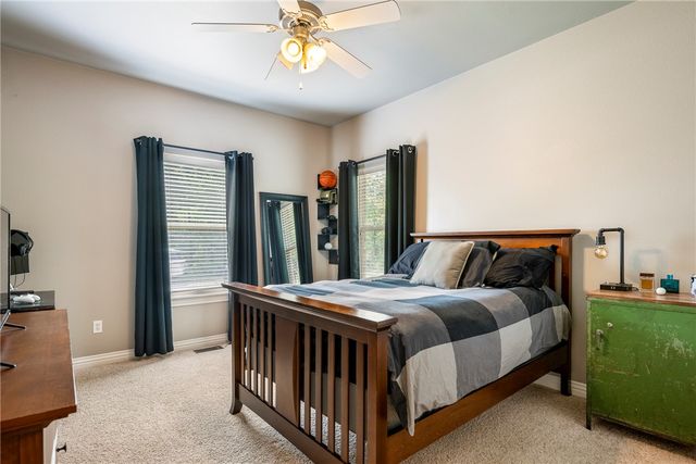 1 Brunswick Drive, Bella Vista, AR 72715