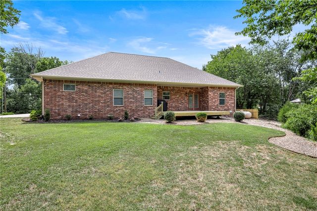 1 Brunswick Drive, Bella Vista, AR 72715