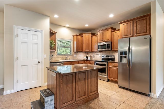 1 Brunswick Drive, Bella Vista, AR 72715