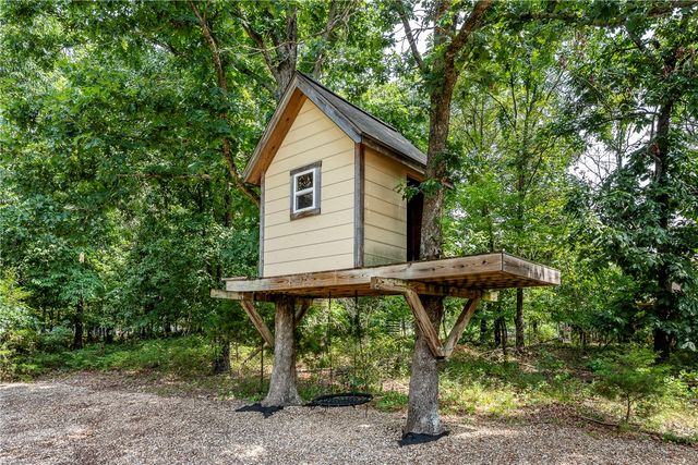 1 Brunswick Drive, Bella Vista, AR 72715