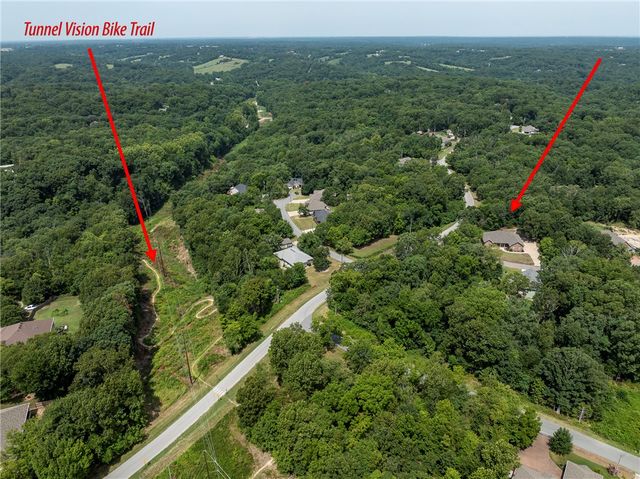 1 Brunswick Drive, Bella Vista, AR 72715