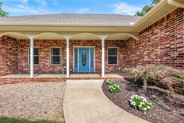 1 Brunswick Drive, Bella Vista, AR 72715