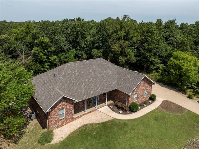 1 Brunswick Drive, Bella Vista, AR 72715