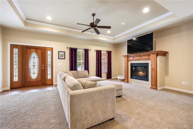 1 Brunswick Drive, Bella Vista, AR 72715