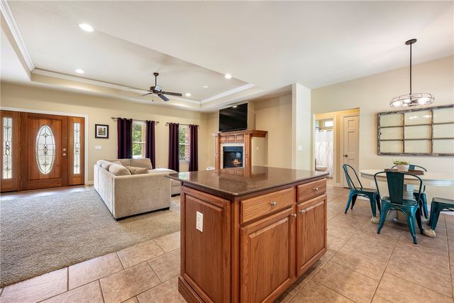 1 Brunswick Drive, Bella Vista, AR 72715