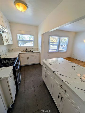 1816 E 1st Street 1818, Long Beach, CA 90802