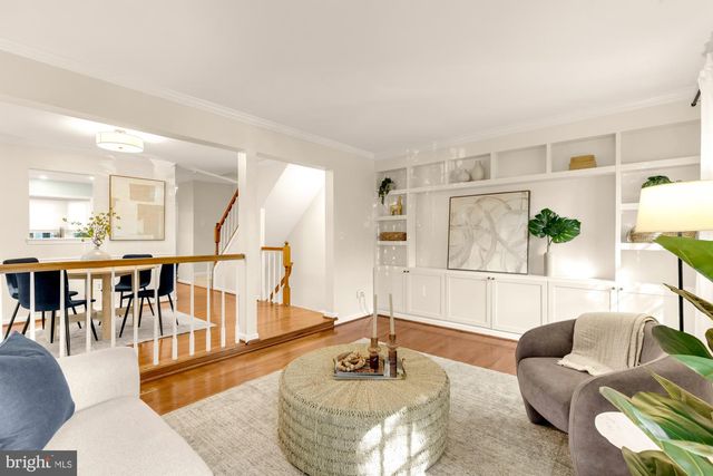 2040 6TH ST S, Arlington, VA 22204