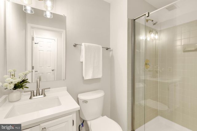 2040 6TH ST S, Arlington, VA 22204