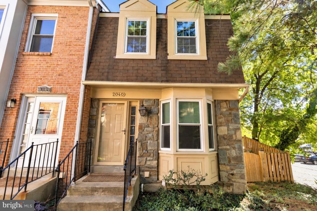 2040 6TH ST S, Arlington, VA 22204