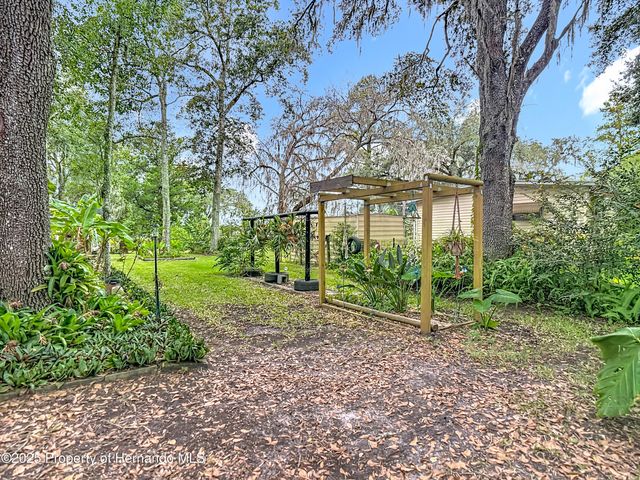 18005 Nicholas Avenue, Brooksville, FL 34604