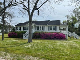 1590 S River Road, Beaufort, NC 28516