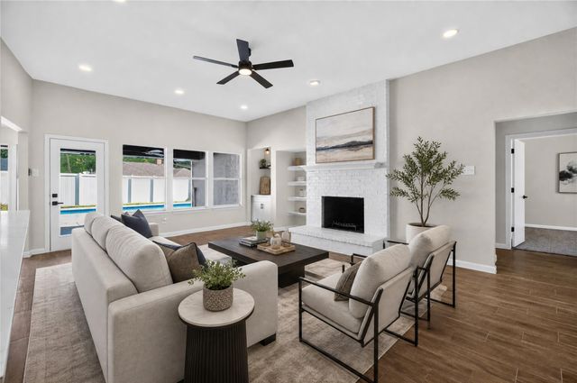 319 Hummingbird Lane, Duncanville, TX 75137