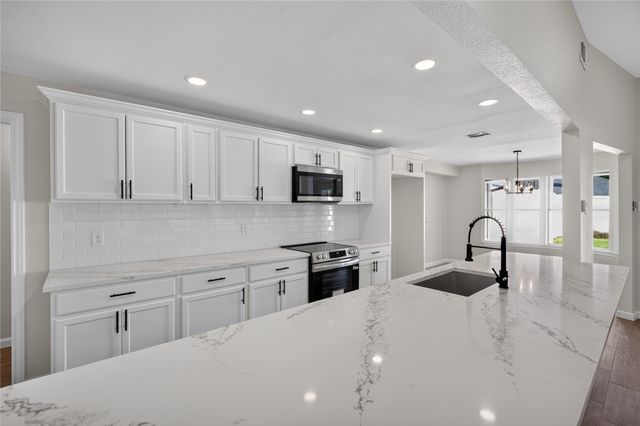 319 Hummingbird Lane, Duncanville, TX 75137
