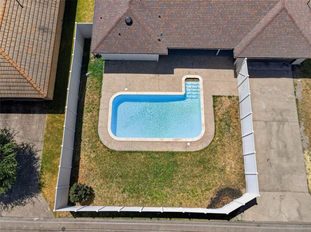 319 Hummingbird Lane, Duncanville, TX 75137
