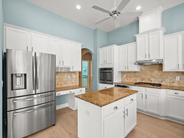 15019 LAKE EMERALD BOULEVARD, Tampa, FL 33618