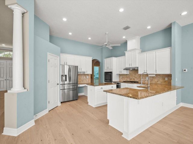 15019 LAKE EMERALD BOULEVARD, Tampa, FL 33618