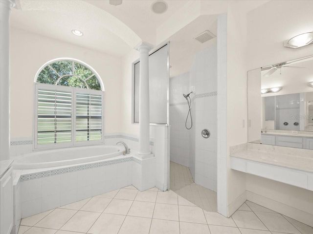 15019 LAKE EMERALD BOULEVARD, Tampa, FL 33618