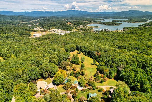762 Mining Gap Connector, Young Harris, GA 30582
