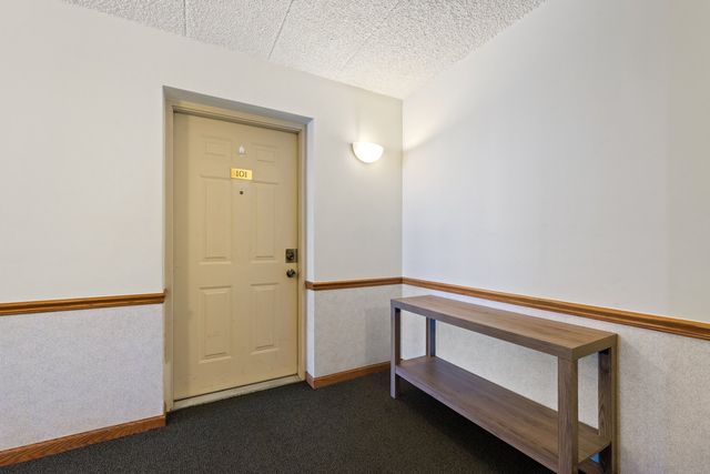 3640 186th Street 101, Lansing, IL 60438