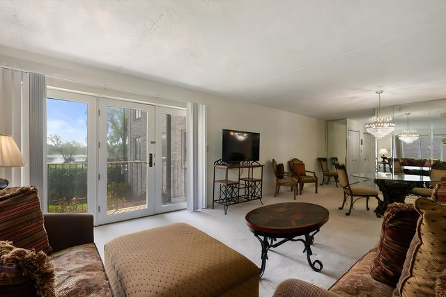 3640 186th Street 101, Lansing, IL 60438