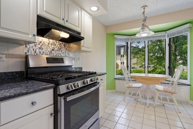 3640 186th Street 101, Lansing, IL 60438