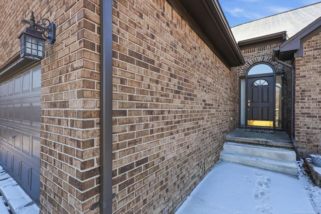 19732 Fillmore Dr Drive, Macomb Twp, MI 48044