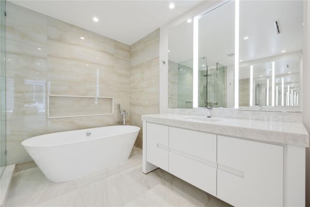 220 SE Mizner 314, Boca Raton, FL 33432