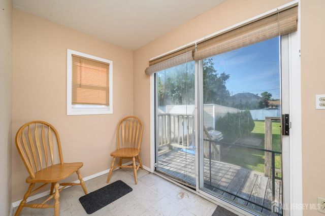 27 S Robert Street S, Sewaren, NJ 07077