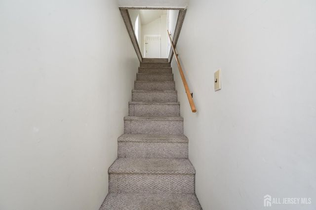 27 S Robert Street S, Sewaren, NJ 07077