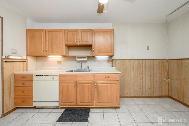 27 S Robert Street S, Sewaren, NJ 07077
