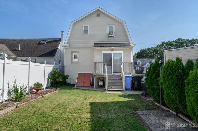 27 S Robert Street S, Sewaren, NJ 07077