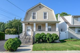 27 S Robert Street S, Sewaren, NJ 07077