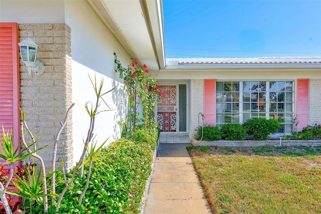 10421 IMPERIAL POINT DRIVE W, Largo, FL 33774