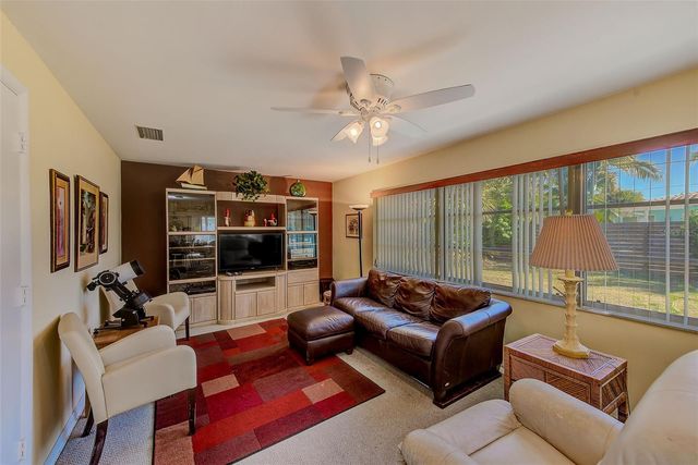 10421 IMPERIAL POINT DRIVE W, Largo, FL 33774