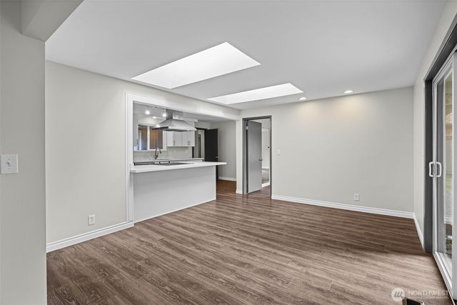 2157 N 122nd Street, Seattle, WA 98133