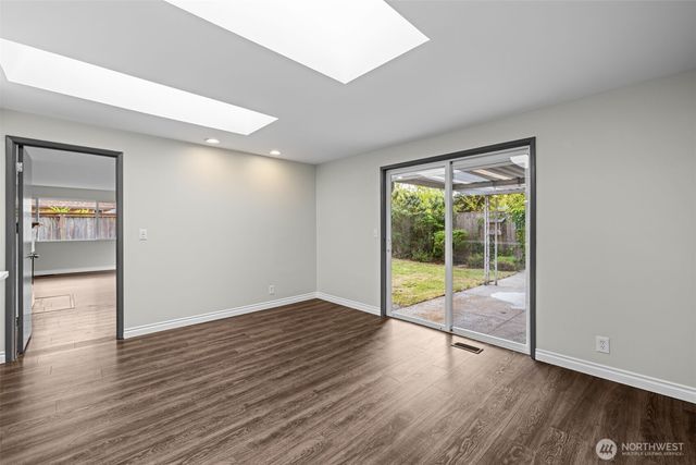 2157 N 122nd Street, Seattle, WA 98133
