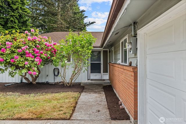 2157 N 122nd Street, Seattle, WA 98133