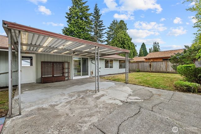 2157 N 122nd Street, Seattle, WA 98133